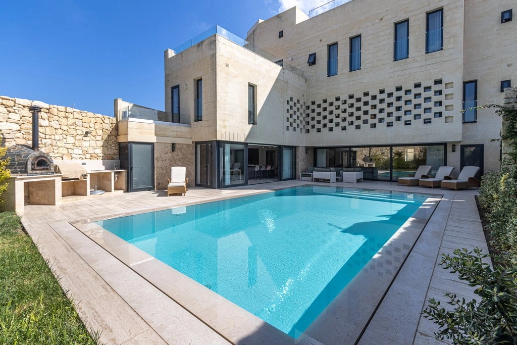 Комфортная вилла 5+1 в Мосте, Мальта