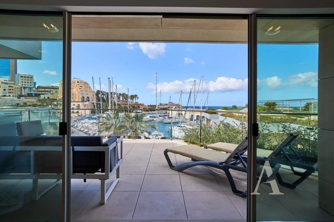 Семейный пентхаус 2+1 в Слиме, Мальта