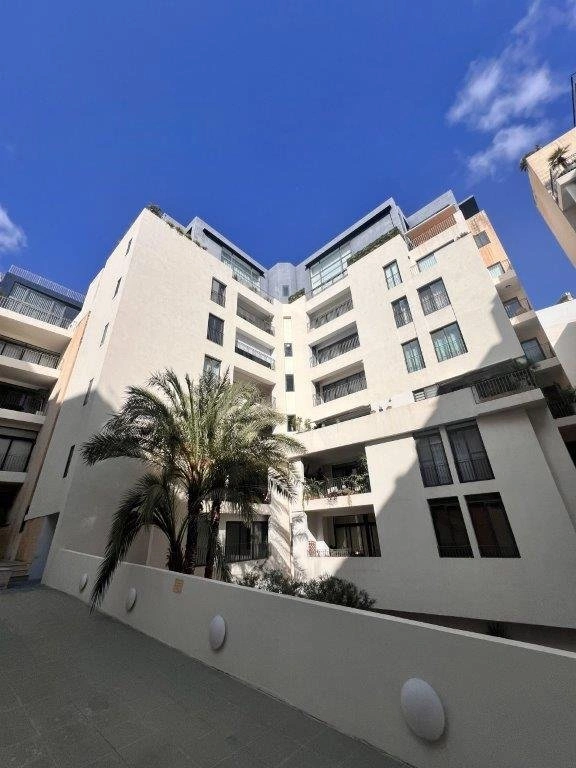 Просторный пентхаус 5+1 в Слиме, Мальта