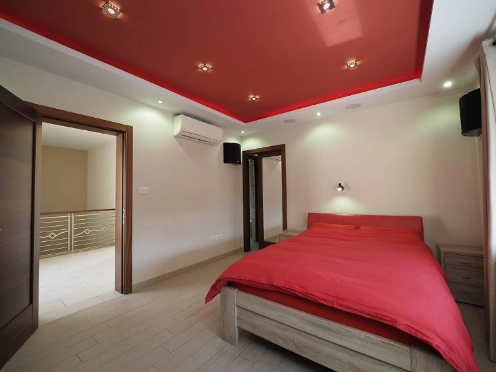 Просторная вилла 3+1 в Биркиркаре, Мальта