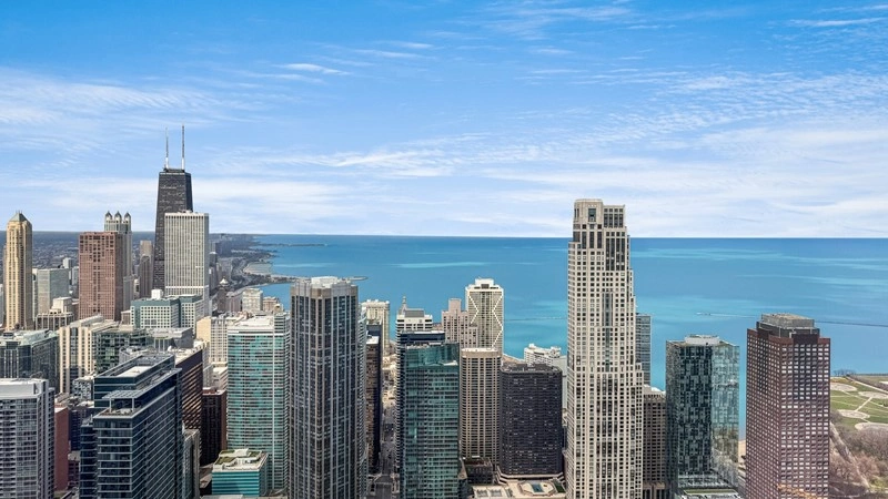 Престижная 12-спальная квартира в Чикаго, США