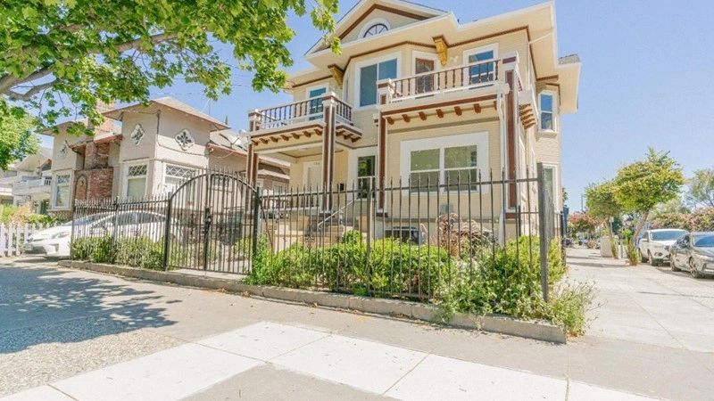 Просторный дом с 11 спальнями в Сан-Хосе, США