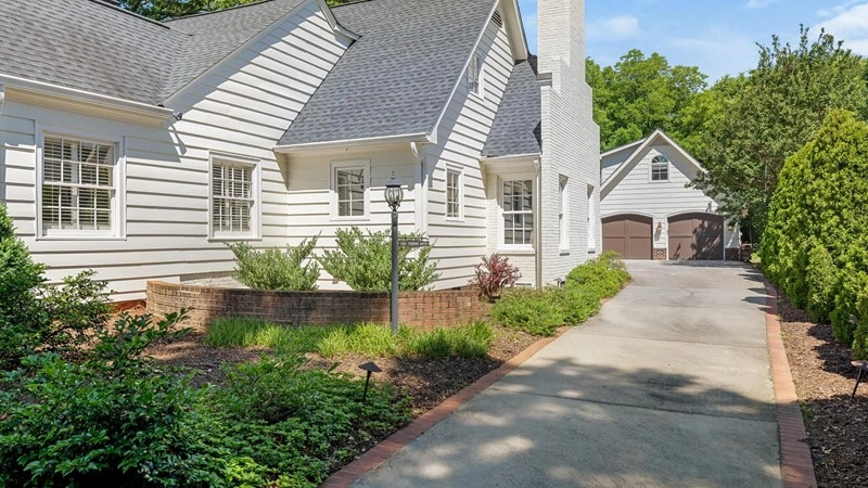 Просторный дом с 6 спальнями в Шарлотте, США