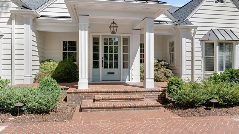 Просторный дом с 6 спальнями в Шарлотте, США