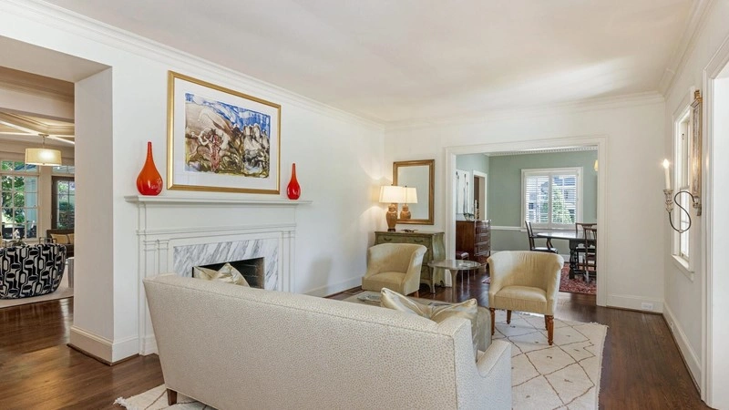 Просторный дом с 6 спальнями в Шарлотте, США