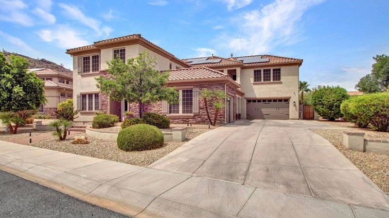 Современный 5-спальный дом в Финиксе, США