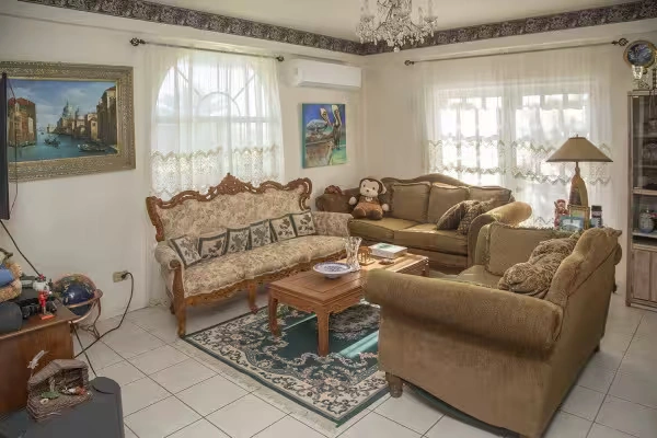 Уютный дом 8+1 в Сент-Джонсе, Антигуа и Барбуда