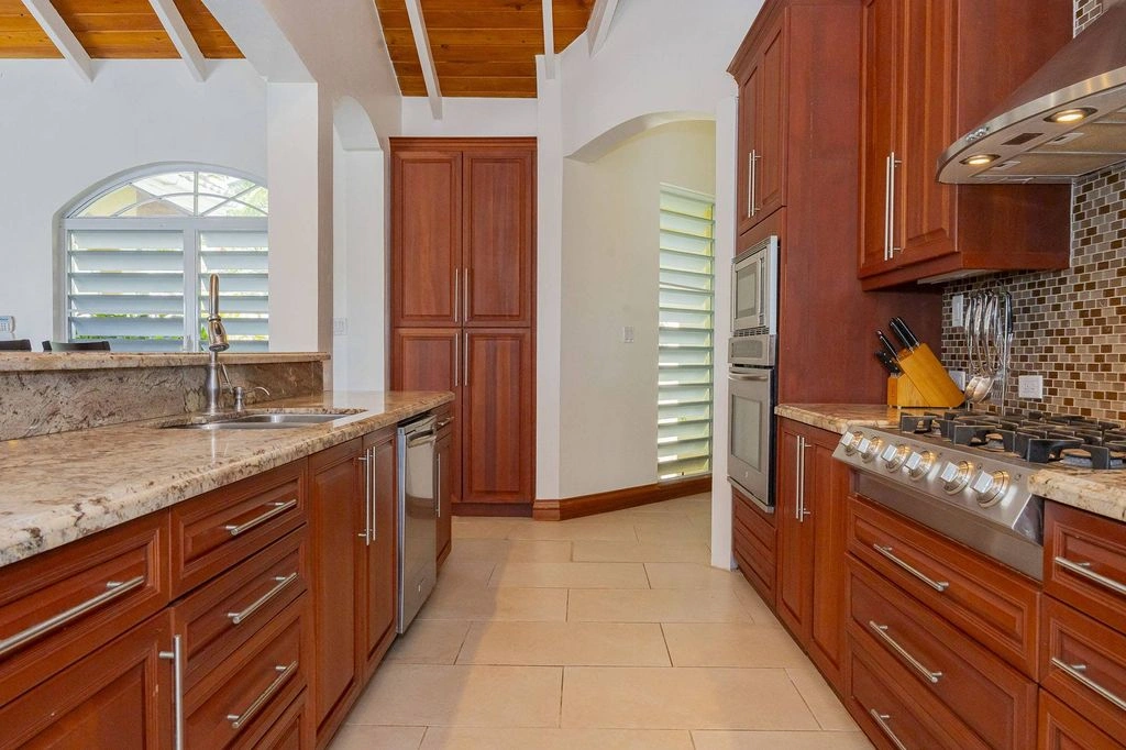 Дом с видом на море в Сент-Джонсе, Антигуа и Барбуда