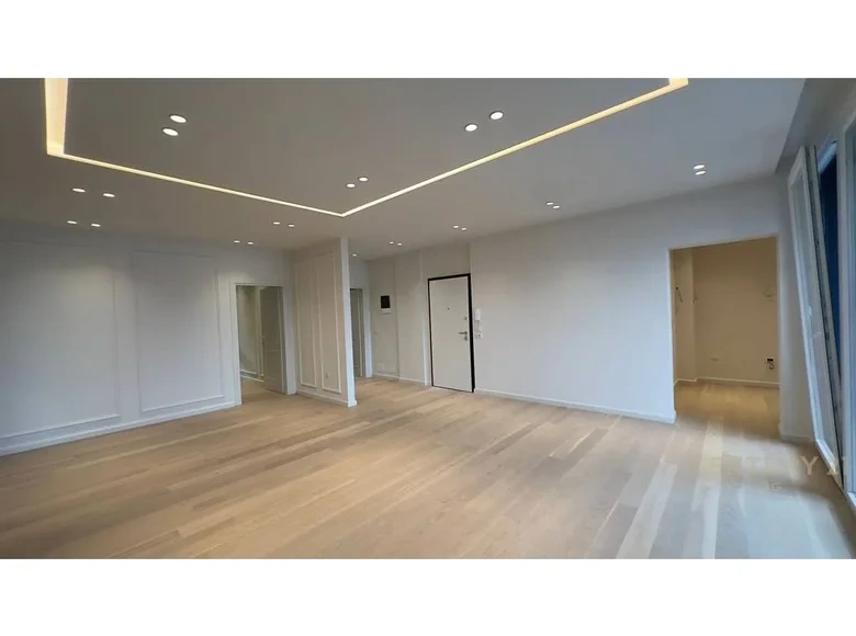 Светлая квартира 127 м² в Тиране, Албания