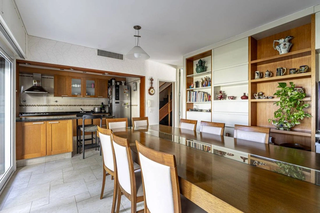 Дом 319 m2 с террасой в Буэнос-Айресе, Аргентина