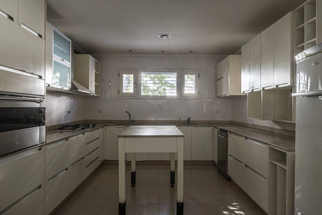 House 479 m2 with walk in closet in Buenos Aires, Argentina