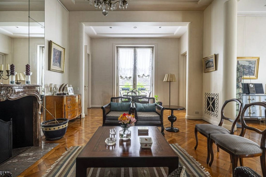 Дом 7+1 с гардеробной в Буэнос-Айресе, Аргентина