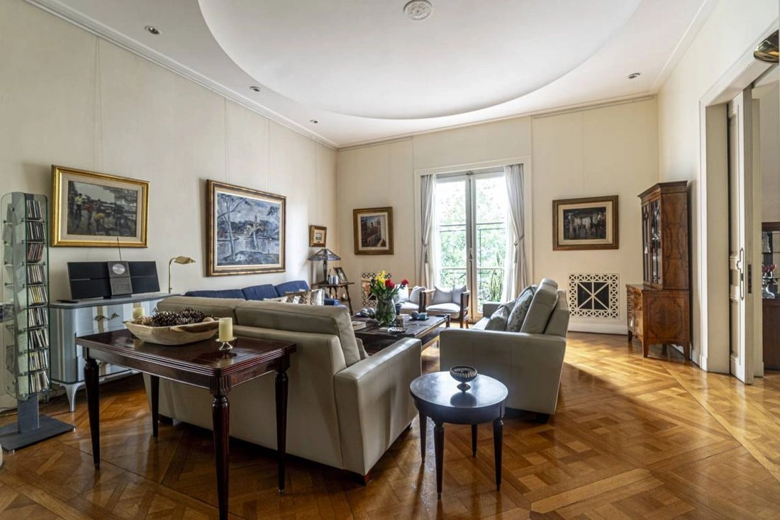 Дом 7+1 с гардеробной в Буэнос-Айресе, Аргентина