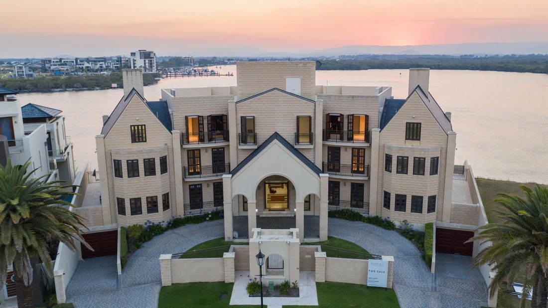 Дом 2428 m2 в Голд‑Косте, Австралия