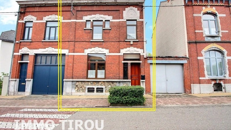 Просторный дом 4+1 в Шарлеруа, Бельгия