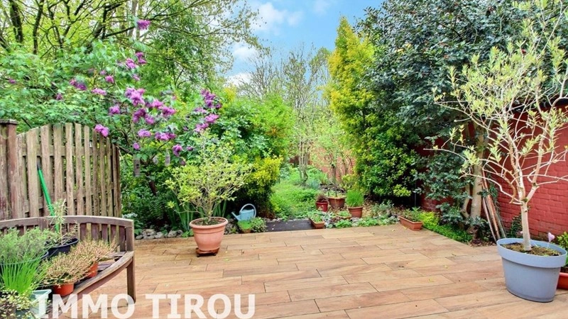 Просторный дом 4+1 в Шарлеруа, Бельгия