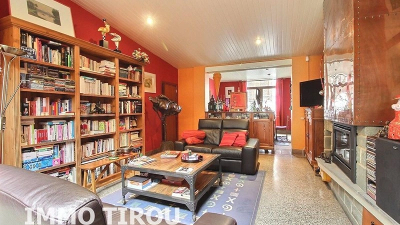 Просторный дом 4+1 в Шарлеруа, Бельгия