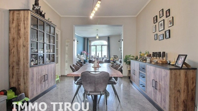 Уютный дом 5+1 в Шарлеруа, Бельгия