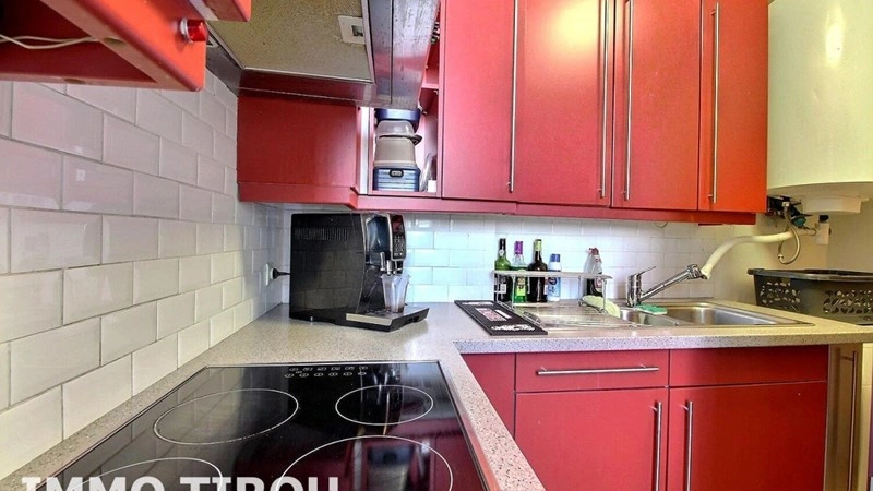 Уютная квартира 2+1 в Шарлеруа, Бельгия