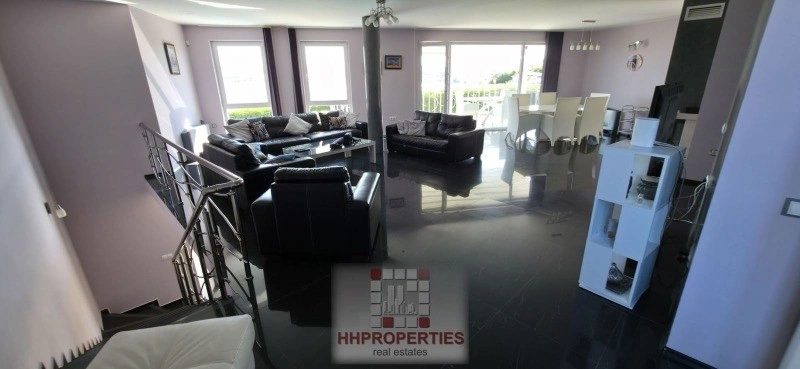 Уютный четырехкомнатный дом в Бургасе, Болгария