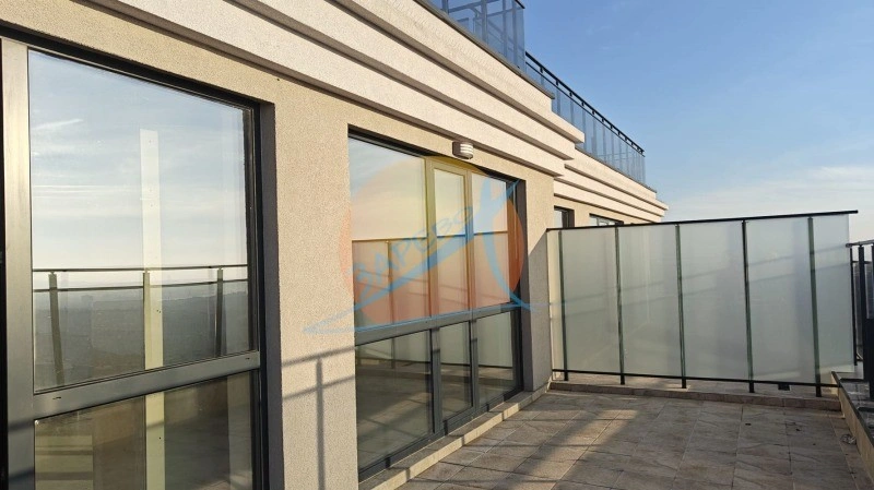 Престижная трёхкомнатная квартира в Бургасе, Болгария