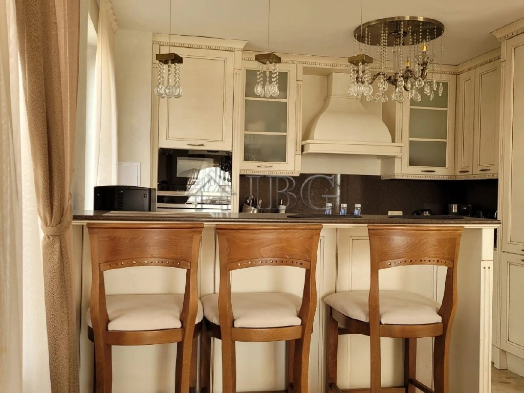 Просторная 4‑комнатная квартира в Свети Власе, Болгария