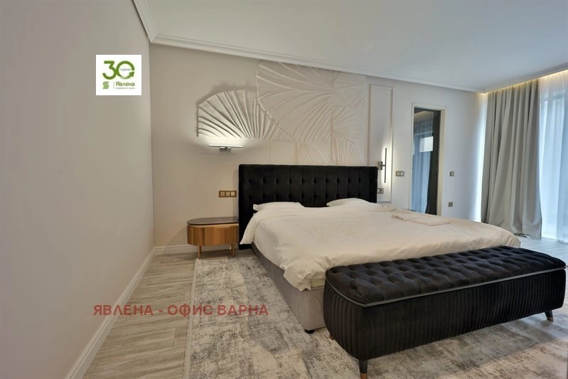 Просторная 3-комнатная квартира в Варне, Болгария