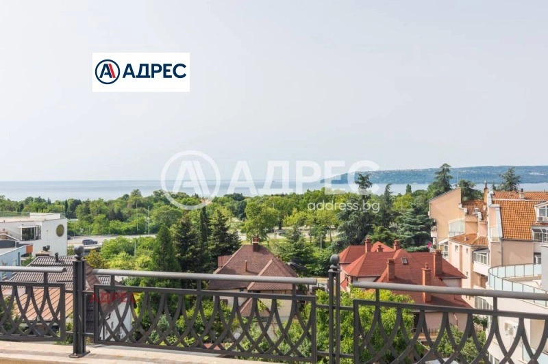 Просторный дуплекс с 5 спальнями в Варне, Болгария