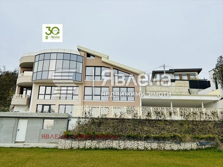 Престижный дом с четырьмя спальнями в Варне, Болгария