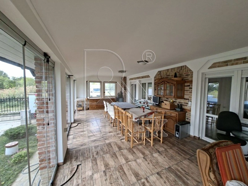 Просторный дом с четырьмя спальнями в Пловдиве, Болгария