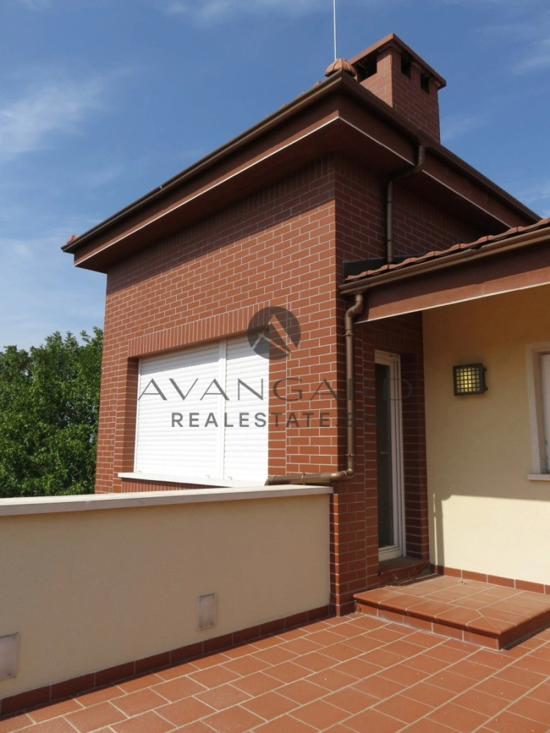 Просторный дом с тремя спальнями в Пловдиве, Болгария