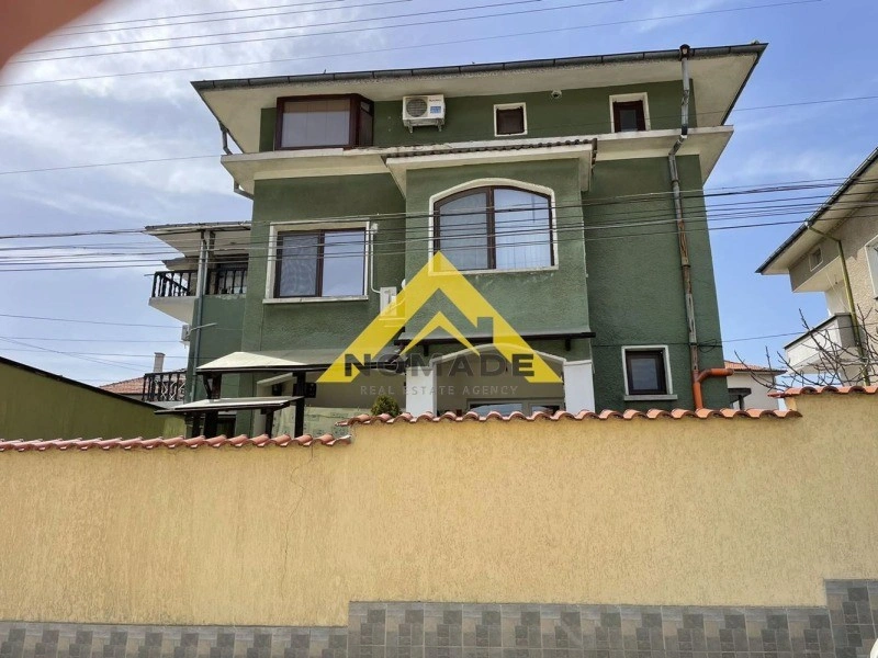 Просторный дом 400 m² в Пловдиве, Болгария