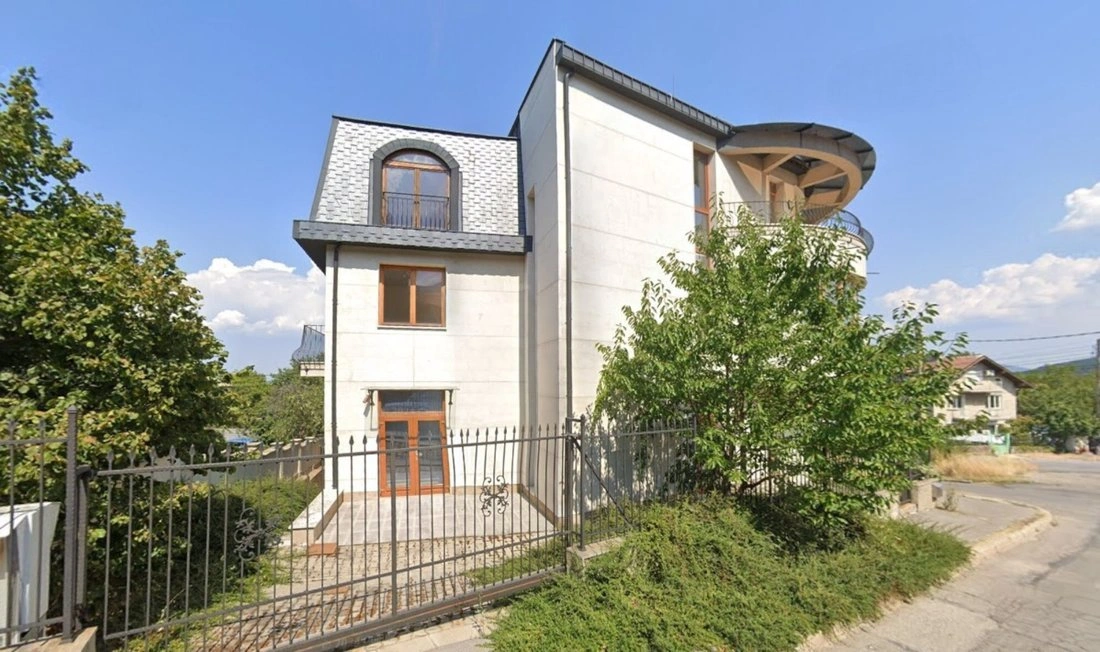 Просторный дом с 6 спальнями в Софии, Болгария