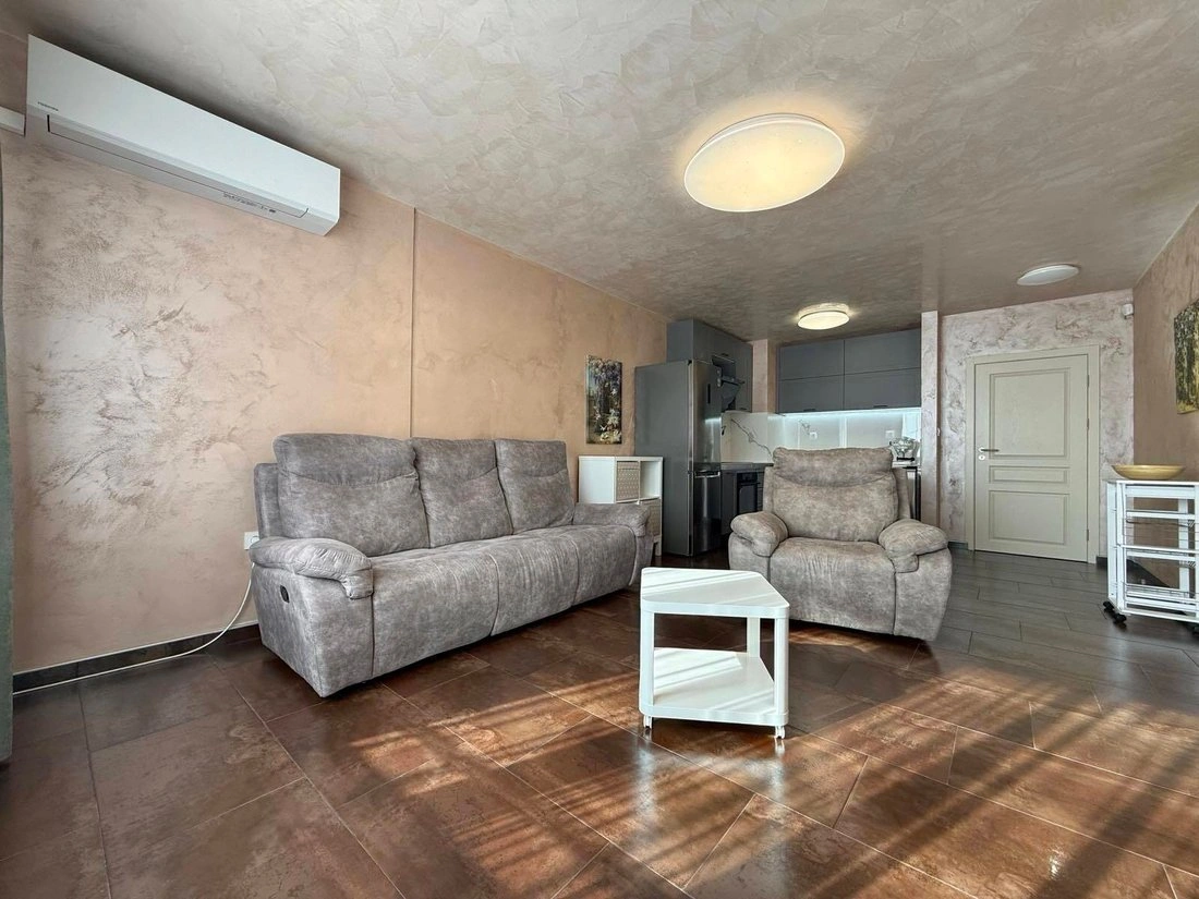 Просторная трёхкомнатная квартира в Софии, Болгария