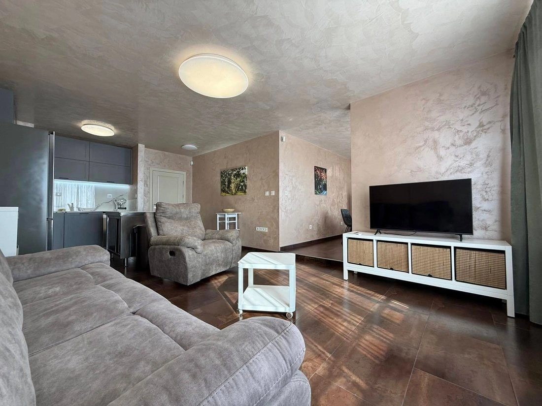 Просторная трёхкомнатная квартира в Софии, Болгария