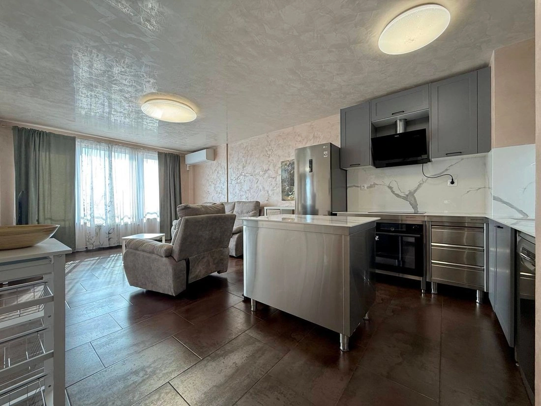 Просторная трёхкомнатная квартира в Софии, Болгария