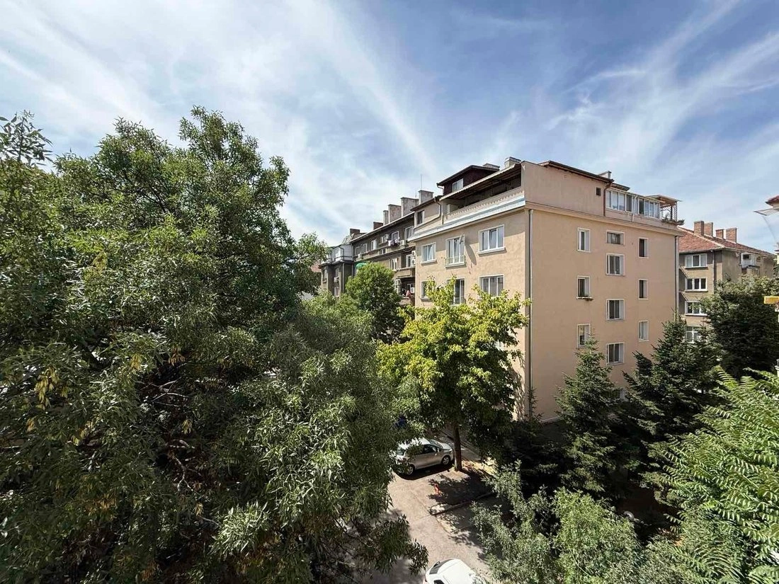 Светлая 2-комнатная квартира в Софии, Болгария