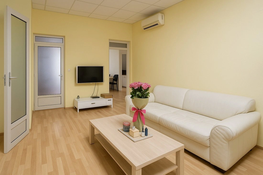 Просторная четырехкомнатная квартира в Софии, Болгария