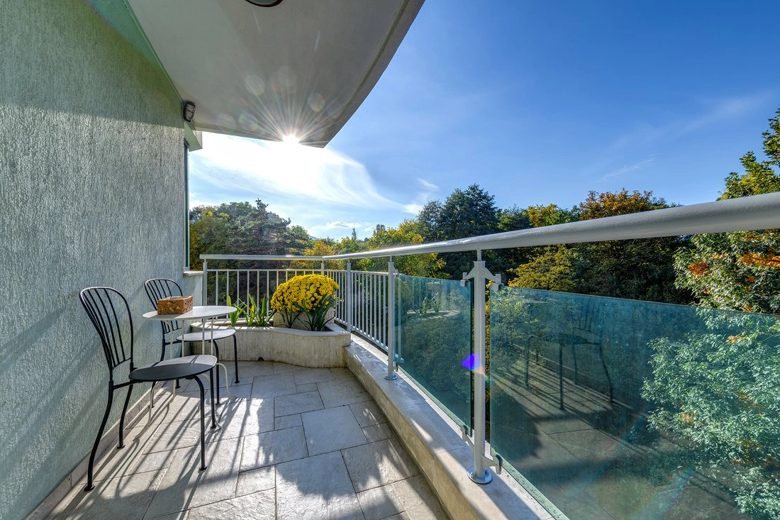 Просторная трёхкомнатная квартира в Софии, Болгария