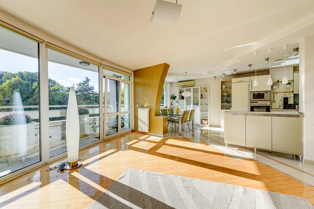 Просторная трёхкомнатная квартира в Софии, Болгария