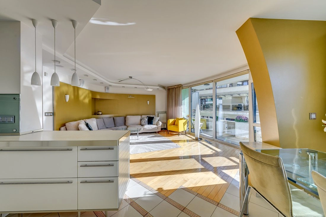 Просторная трёхкомнатная квартира в Софии, Болгария