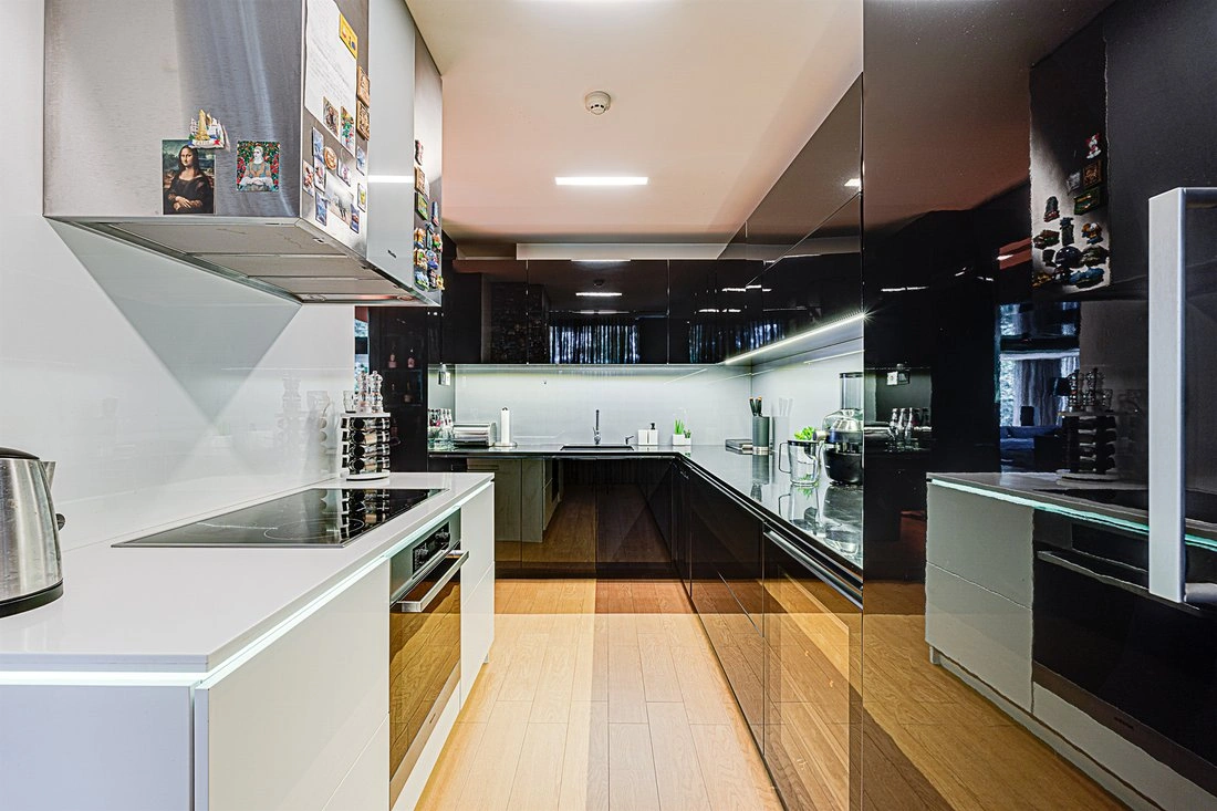 Просторная 5-комнатная квартира в Софии, Болгария