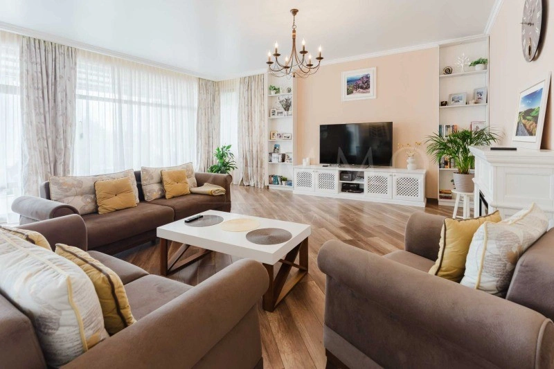 Просторный дом с тремя спальнями в Созополе, Болгария