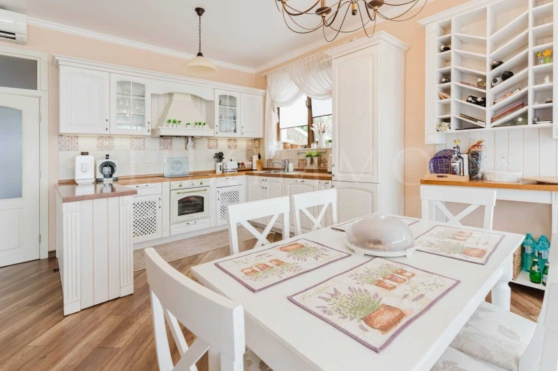 Просторный дом с тремя спальнями в Созополе, Болгария