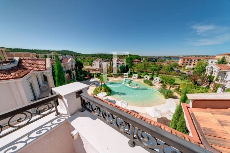 Просторная вилла с тремя спальнями в Созополе, Болгария