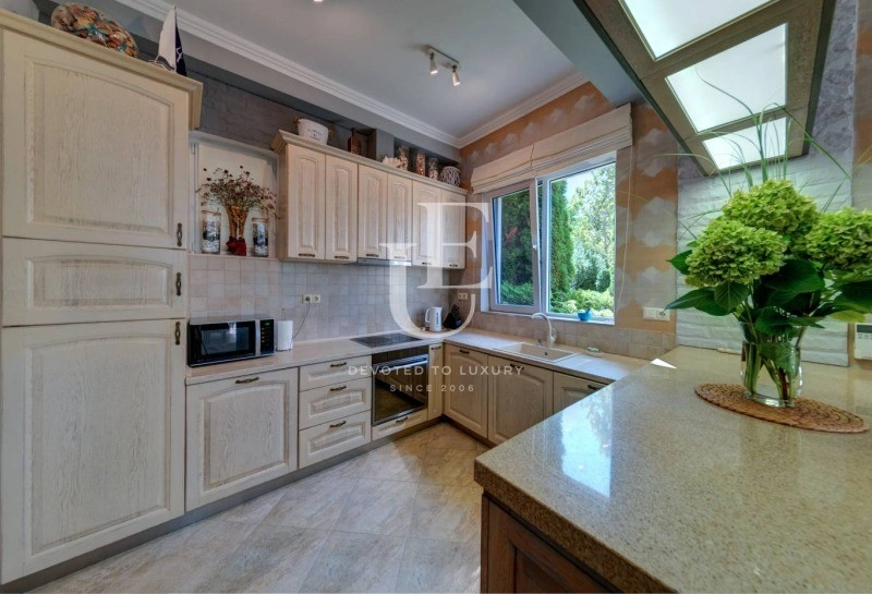 Просторная вилла с тремя спальнями в Созополе, Болгария