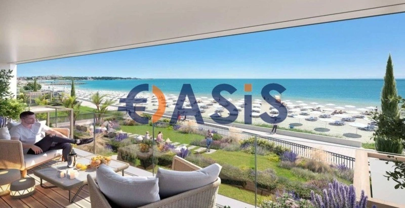 Светлая квартира 316 m2 в Ахелой, Болгария