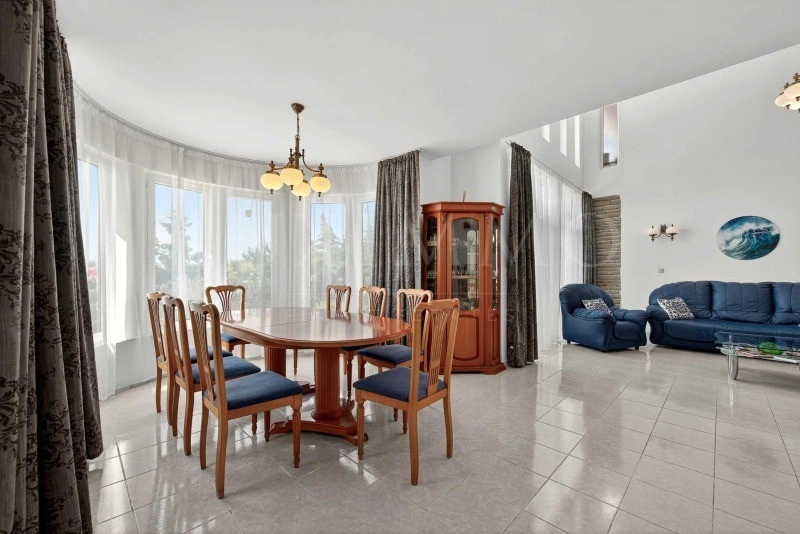 Просторный дом с 10 спальнями в Ахелое, Болгария