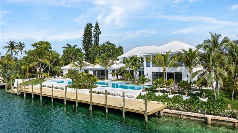 Дом 8+1 с видом на океан в Нассау, Багамы