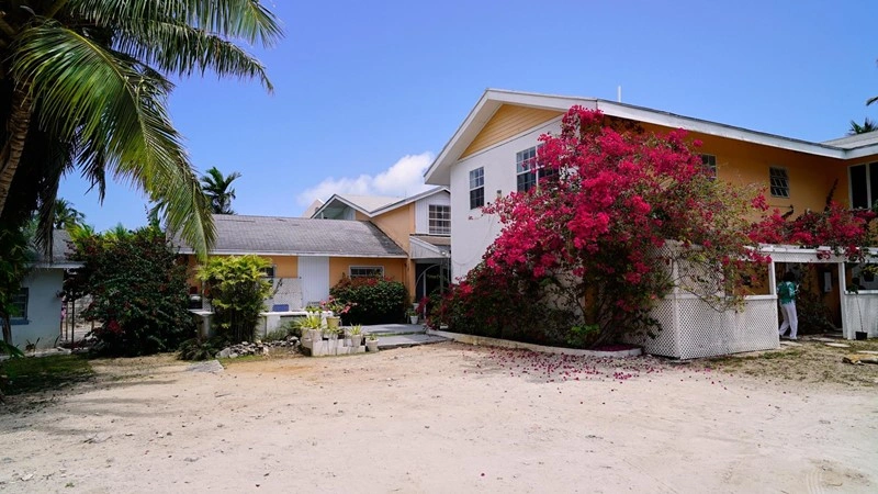 Дом 1592 m2 с открытым бассейном в Нассау, Багамы